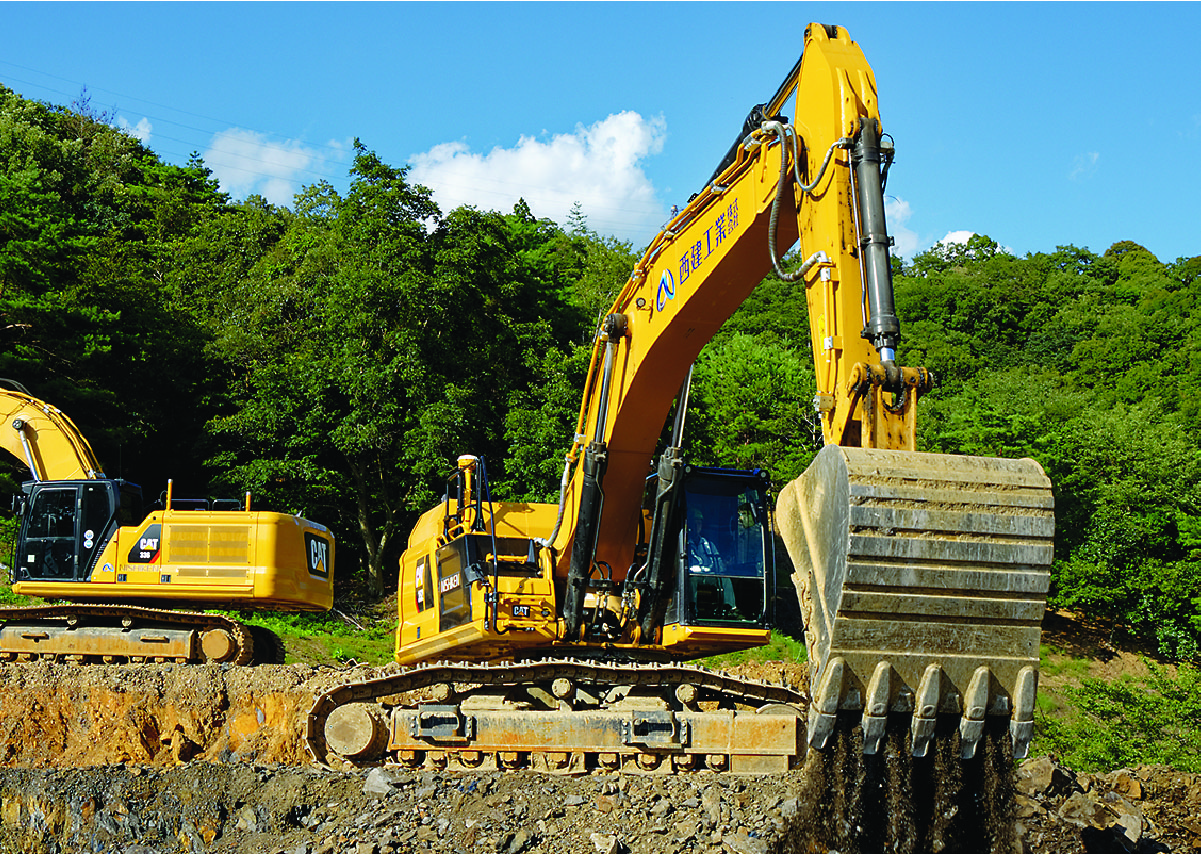 Excavator_352-01 Cat® 352 Excavator | Tractors Singapore (Maldives)